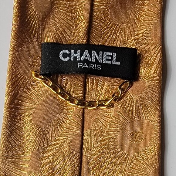 CHANEL Men's Vintage Tie 100% Silk Made in Italy gold sunbursts with CCs - Picture 5 of 5
